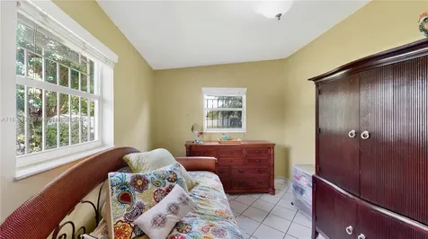 9035 SW 27th Street Miami FL 33165