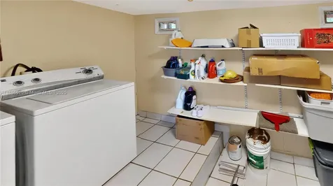 9035 SW 27th Street Miami FL 33165