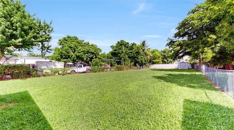 9035 SW 27th Street Miami FL 33165