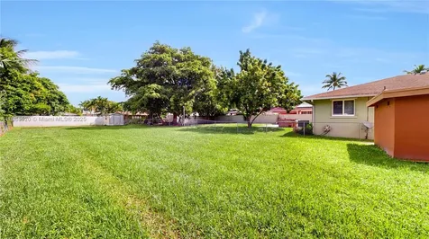 9035 SW 27th Street Miami FL 33165