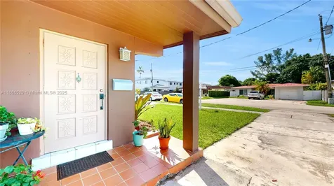 9035 SW 27th Street Miami FL 33165