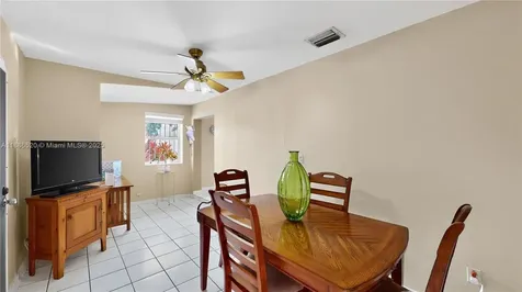 9035 SW 27th Street Miami FL 33165