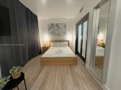 1036 Ocean Drive Miami Beach FL 33139