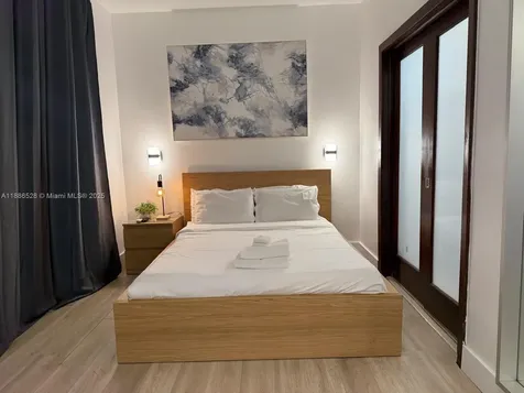 1036 Ocean Drive Miami Beach FL 33139