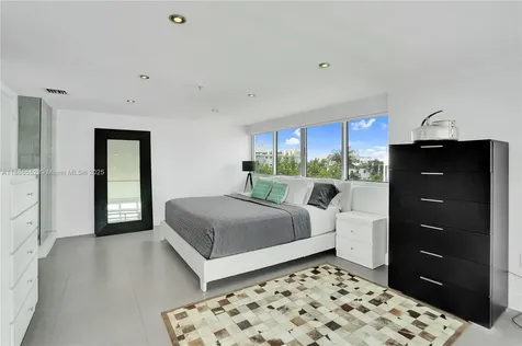421 Meridian Avenue Miami Beach FL 33139
