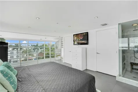 421 Meridian Avenue Miami Beach FL 33139