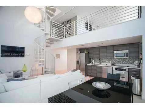 421 Meridian Avenue Miami Beach FL 33139