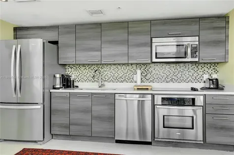 421 Meridian Avenue Miami Beach FL 33139