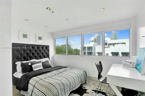421 Meridian Avenue Miami Beach FL 33139
