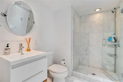 421 Meridian Avenue Miami Beach FL 33139