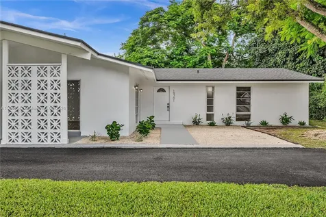 19701 Belmont Drive Cutler Bay FL 33157