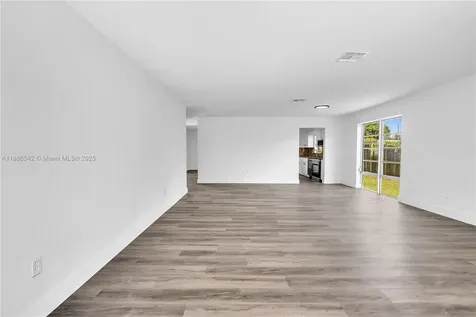 19701 Belmont Drive Cutler Bay FL 33157