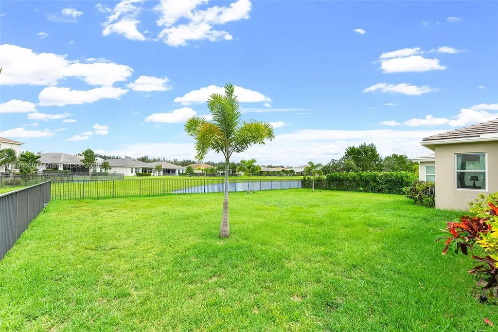 15901 Meadowlark Court Loxahatchee FL 33470