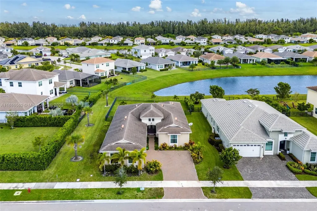 15901 Meadowlark Court Loxahatchee FL 33470
