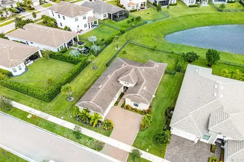 15901 Meadowlark Court Loxahatchee FL 33470