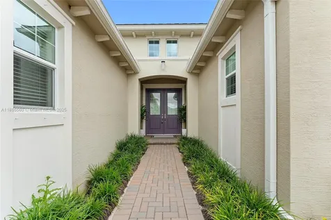 15901 Meadowlark Court Loxahatchee FL 33470