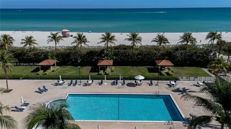 2625 Collins Avenue Miami Beach FL 33140