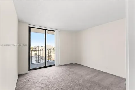 2625 Collins Avenue Miami Beach FL 33140