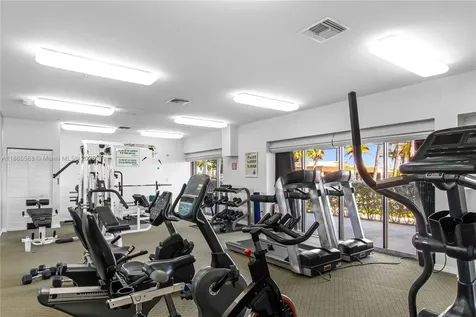 2625 Collins Avenue Miami Beach FL 33140