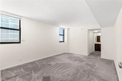 2625 Collins Avenue Miami Beach FL 33140