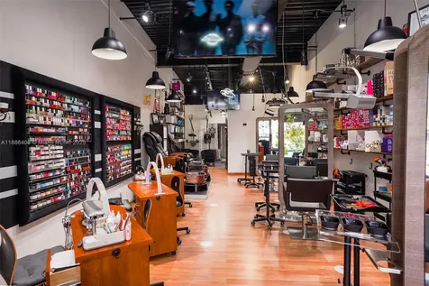 9660 Pines Bvld Pembroke Pines FL 33024