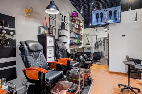 9660 Pines Bvld Pembroke Pines FL 33024