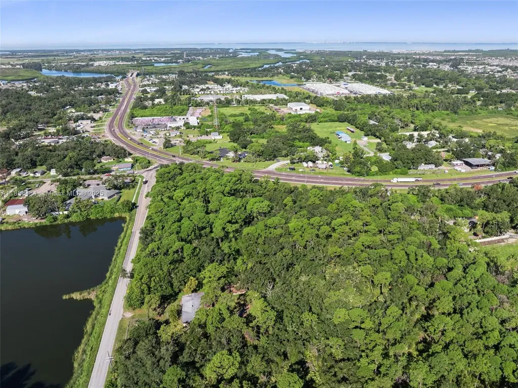 Us Highway 41 Other City - In The State Of Florida FL 33570