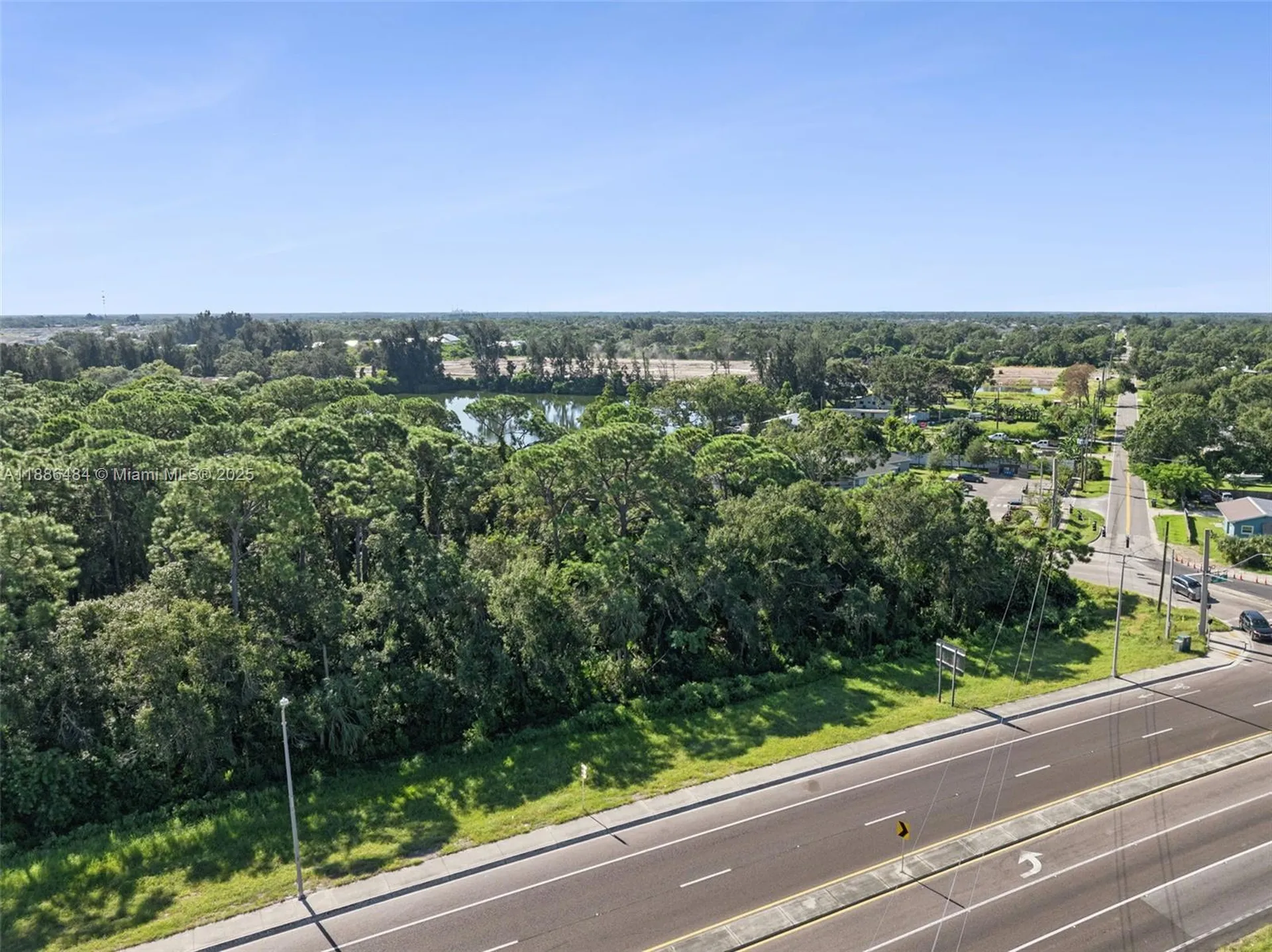 Us Highway 41 Other City - In The State Of Florida FL 33570