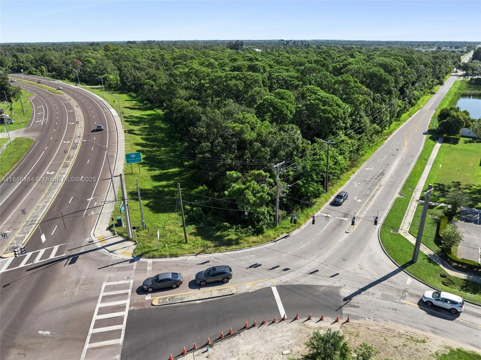Us Highway 41 Other City - In The State Of Florida FL 33570