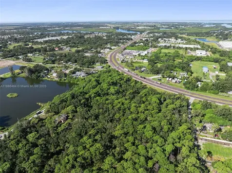 Us Highway 41 Other City - In The State Of Florida FL 33570