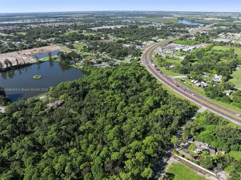 Us Highway 41 Other City - In The State Of Florida FL 33570