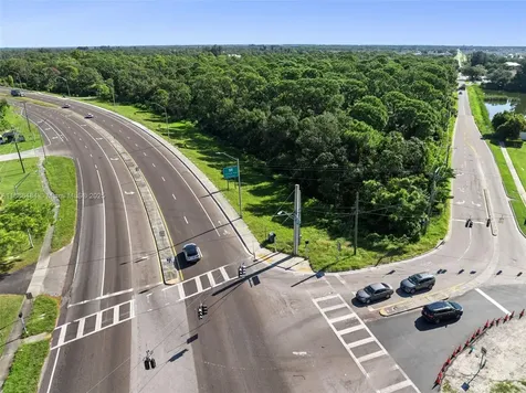 Us Highway 41 Other City - In The State Of Florida FL 33570