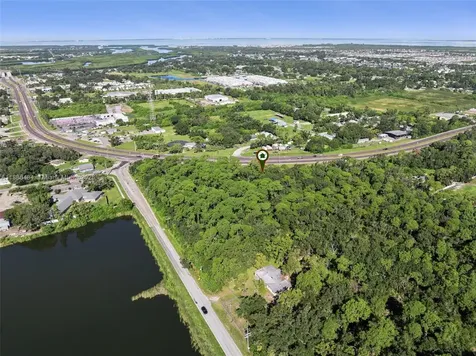 Us Highway 41 Other City - In The State Of Florida FL 33570