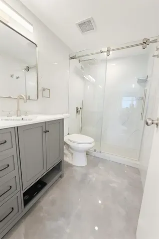 5601 Collins Avenue Miami Beach FL 33140