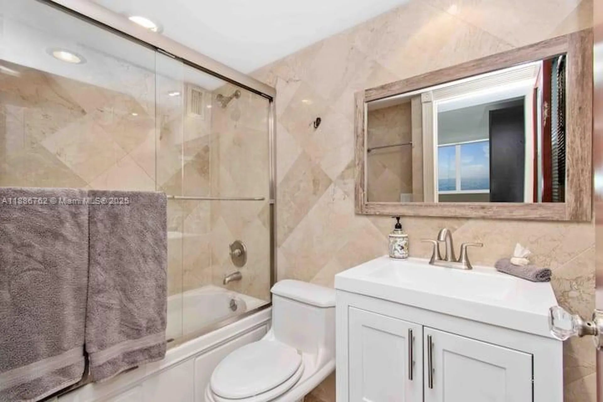 3901 S Ocean Drive Hollywood FL 33019