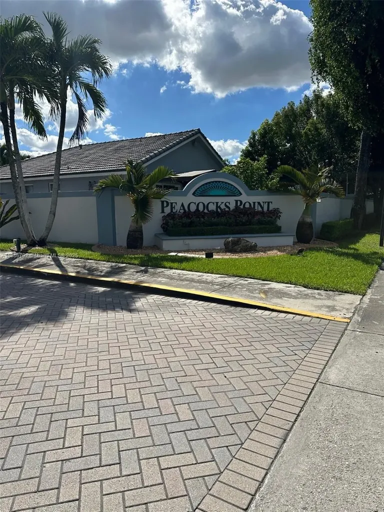 16451 SW 98th Terrace Miami FL 33196