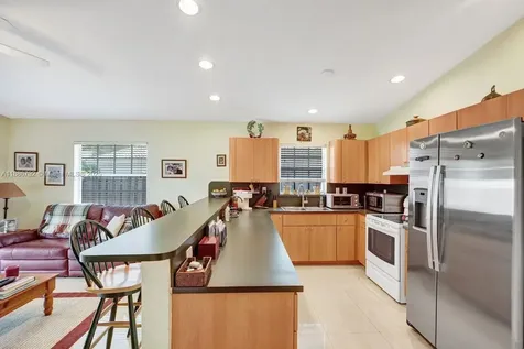 16451 SW 98th Terrace Miami FL 33196