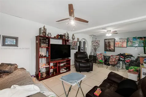 807 NW 109th Street Miami FL 33168