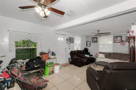 807 NW 109th Street Miami FL 33168