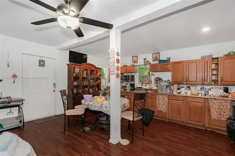 807 NW 109th Street Miami FL 33168