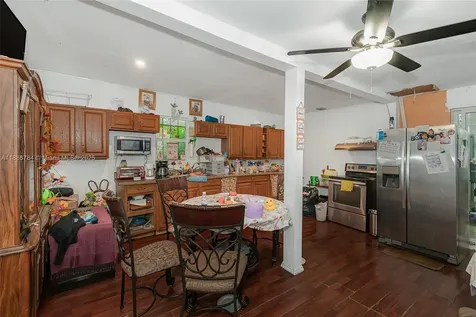 807 NW 109th Street Miami FL 33168