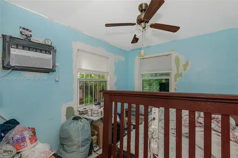 807 NW 109th Street Miami FL 33168