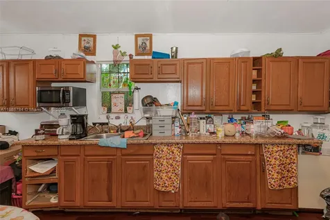 807 NW 109th Street Miami FL 33168