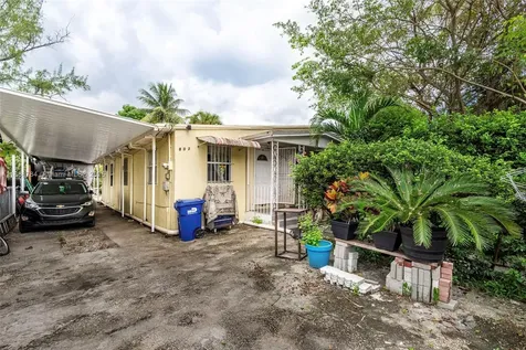 807 NW 109th Street Miami FL 33168