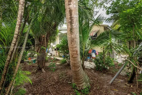 807 NW 109th Street Miami FL 33168