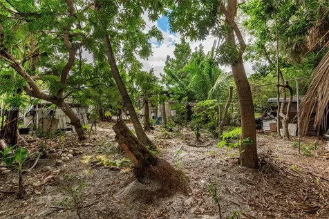 807 NW 109th Street Miami FL 33168