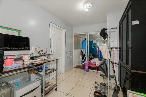 807 NW 109th Street Miami FL 33168