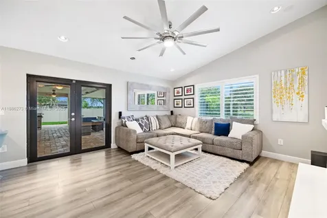 6411 Olde Moat Way Davie FL 33331