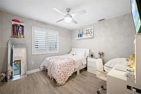 6411 Olde Moat Way Davie FL 33331