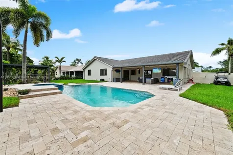 6411 Olde Moat Way Davie FL 33331